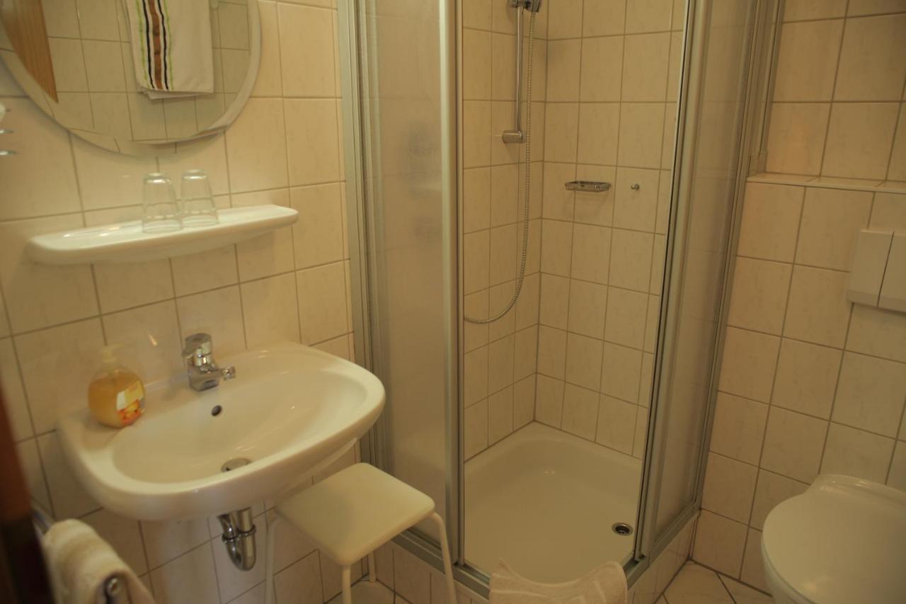Landhotel Gasthof Zur Post Langewiese Szoba fotó