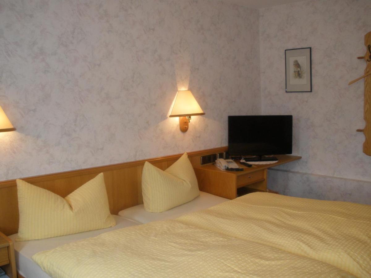 Landhotel Gasthof Zur Post Langewiese Szoba fotó