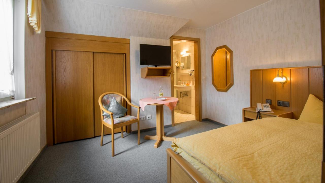 Landhotel Gasthof Zur Post Langewiese Szoba fotó