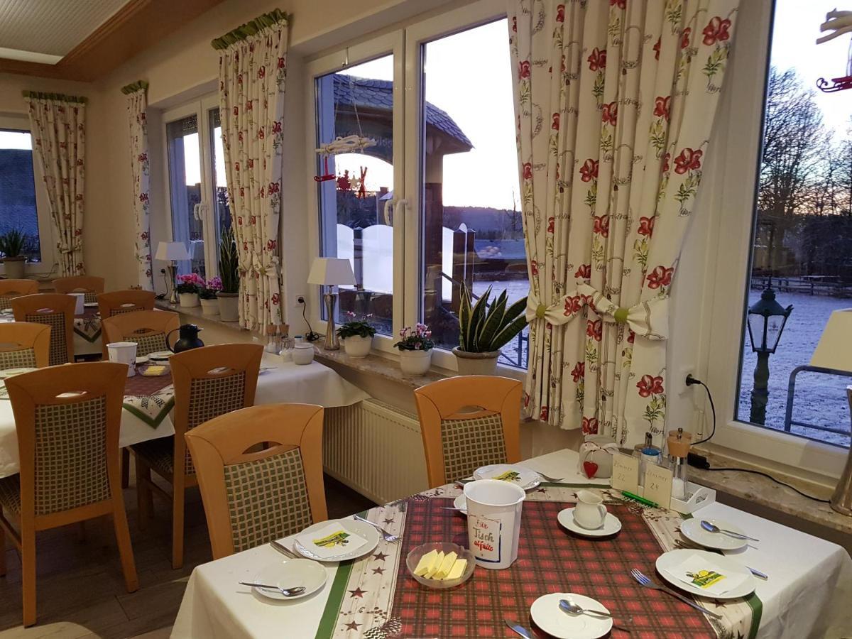 Landhotel Gasthof Zur Post Langewiese Kültér fotó