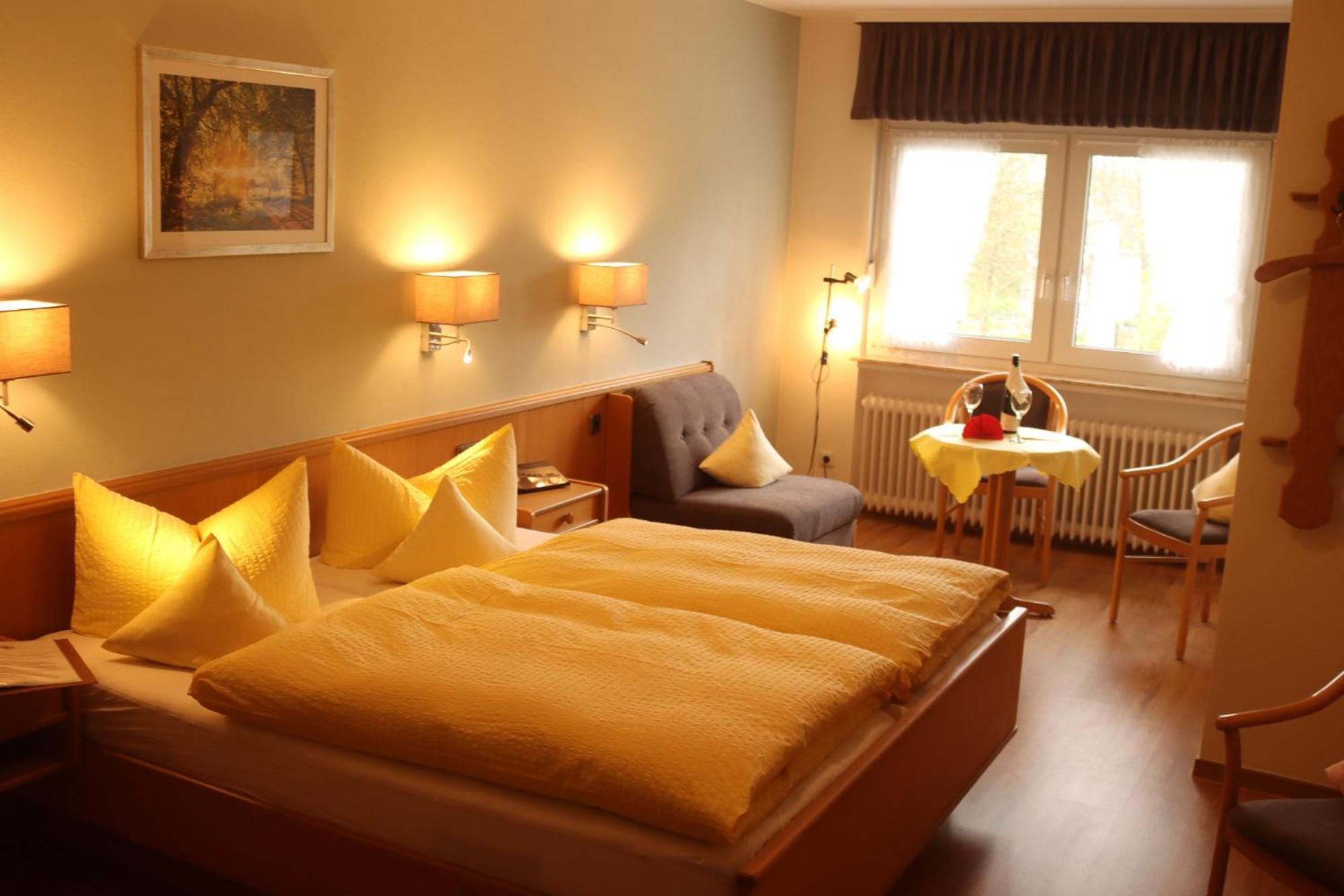 Landhotel Gasthof Zur Post Langewiese Kültér fotó